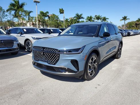 New 2026 Lincoln Nautilus Premier image 2