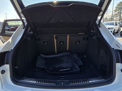 Used 2021 Porsche Macan image 16