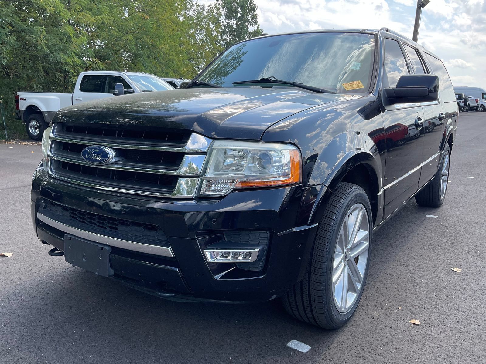 Used 2017 Ford Expedition EL Limited w/ Equipment Group 301A AWD/4WD image 2