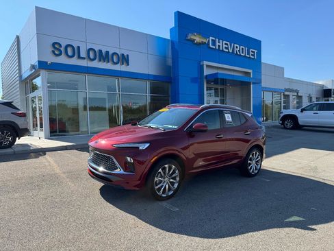 Used 2025 Buick Encore GX Avenir w/ Avenir Technology Package image 1