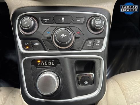 Used 2016 Chrysler 200 Limited image 15