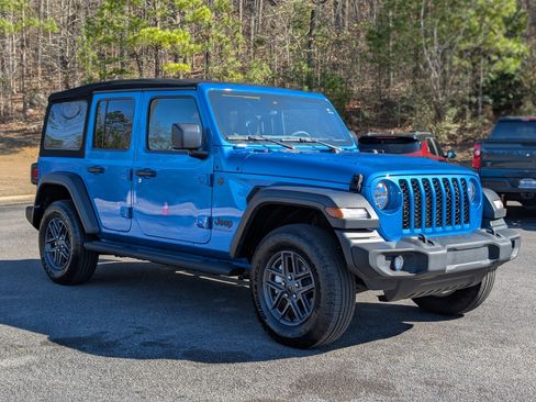 Used 2024 Jeep Wrangler Sport S image 11