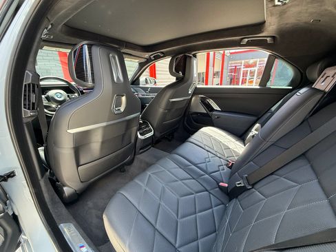 Used 2024 BMW i7 eDrive50 w/ M Sport Package RWD image 22