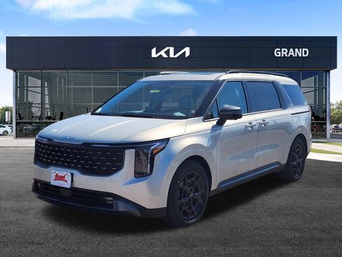 Certified 2025 Kia Carnival SX Prestige image 5