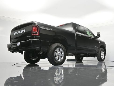 New 2026 RAM 3500 Big Horn AWD/4WD image 40