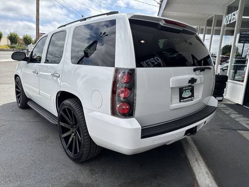 Used 2008 Chevrolet Tahoe LTZ w/ LTZ Preferred Equipment Group AWD/4WD image 3