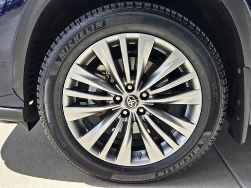 Used 2020 Toyota Highlander Platinum AWD/4WD image 9