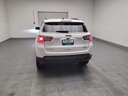 Used 2025 Jeep Compass Latitude w/ Sun & Sound Group AWD/4WD image 6