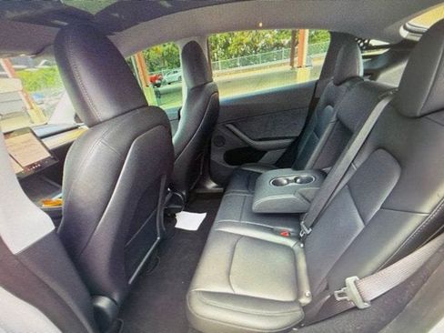 Used 2023 Tesla Model Y AWD image 7