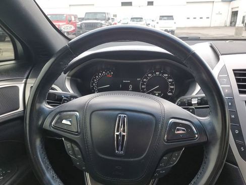 Used 2018 Lincoln MKZ Premiere FWD image 11