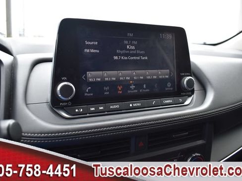 Used 2024 Nissan Rogue S AWD/4WD image 31