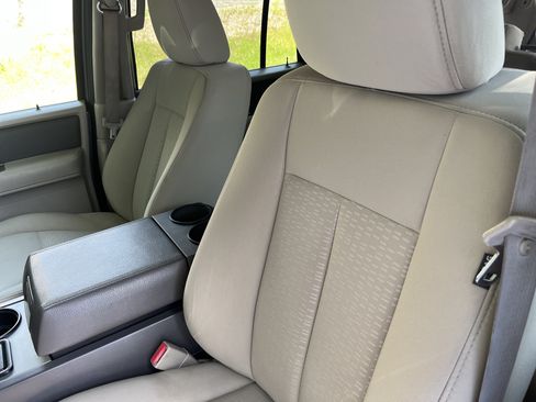 Used 2013 Ford Expedition XL w/ HD Trailer Tow Pkg AWD/4WD image 13