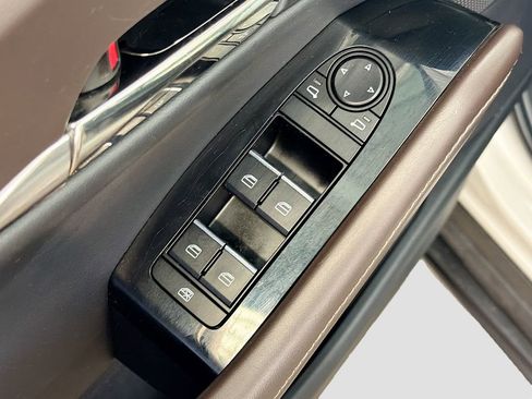 Used 2023 MAZDA CX-30 AWD 2.5 S w/ Premium Package image 17