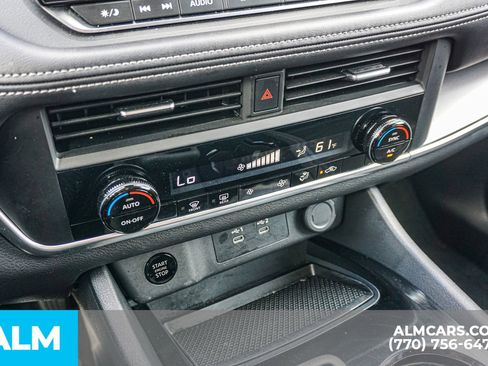 Used 2025 Nissan Rogue SV image 45