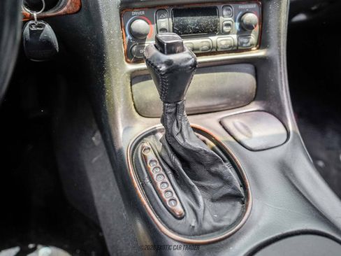 Used 2000 Chevrolet Corvette Coupe w/ Roof Pkg RWD image 38