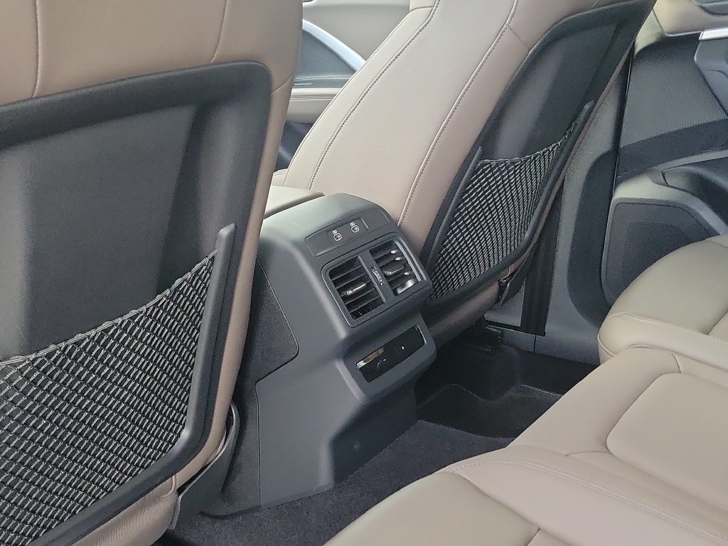 Certified 2025 Audi Q5 Premium Plus w/ Premium Plus AWD/4WD image 17