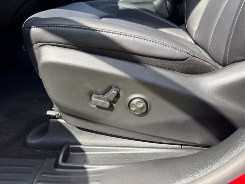 New 2026 Chrysler Pacifica Select image 18