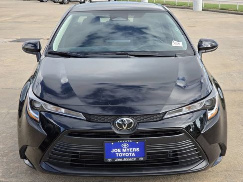Used 2026 Toyota Corolla LE FWD image 3