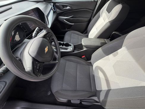 Used 2025 Chevrolet Trax LS FWD image 14