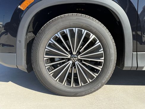 New 2026 Volkswagen Tiguan S FWD image 9