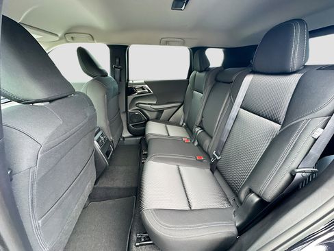 New 2026 Mitsubishi Outlander ES image 17