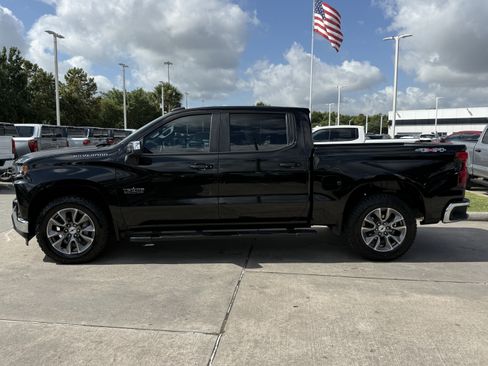 Used 2022 Chevrolet Silverado 1500 LT AWD/4WD image 8