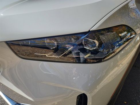 New 2026 BMW X5 xDrive50e w/ Premium Package image 9