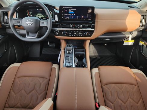 New 2026 Nissan Pathfinder Platinum image 18