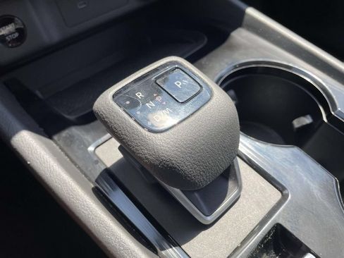 Used 2024 Nissan Rogue SV FWD image 25