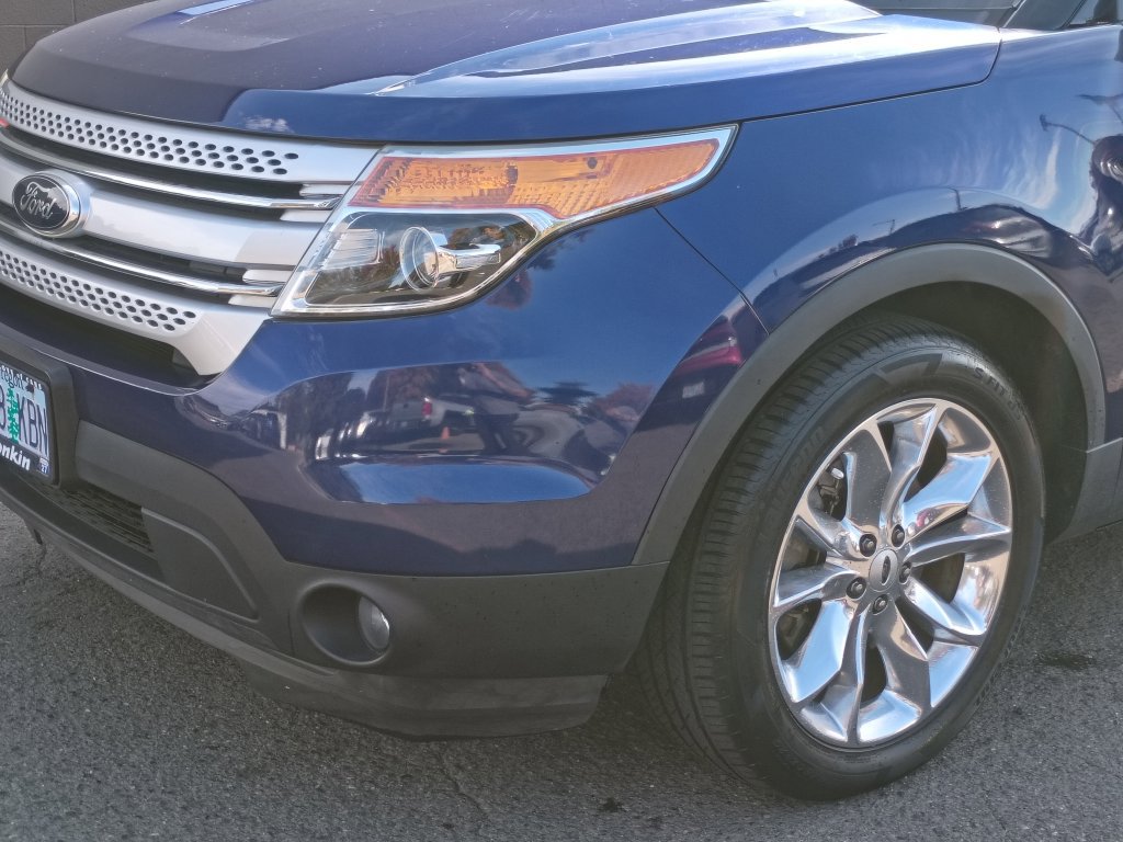 Used 2014 Ford Explorer XLT w/ Equipment Group 202A AWD/4WD image 11