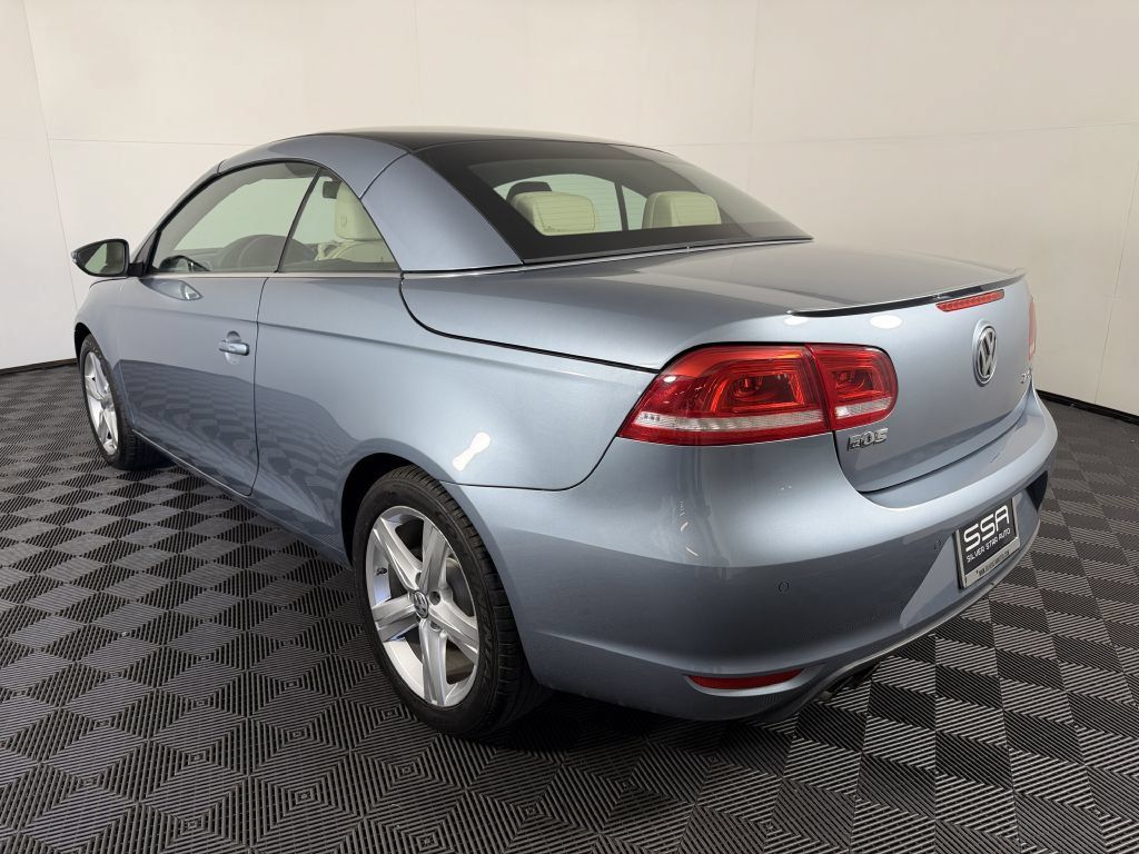 Used 2012 Volkswagen Eos Lux FWD image 10