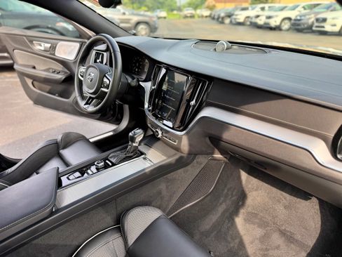 Used 2020 Volvo S60 T6 R-Design AWD/4WD image 21