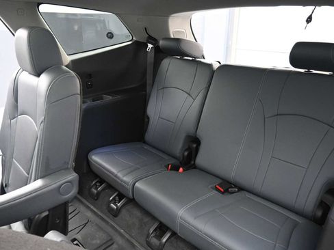 Used 2020 Buick Enclave Premium w/ Sun and Sites Package image 23