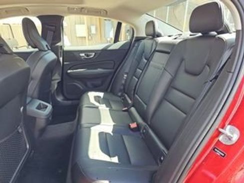 Used 2024 Volvo S60 B5 Core image 8