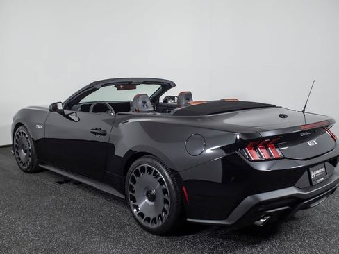 Used 2025 Ford Mustang GT Premium RWD image 6