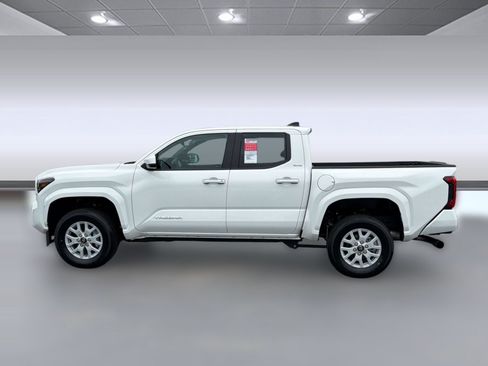Used 2026 Toyota Tacoma SR5 RWD image 2