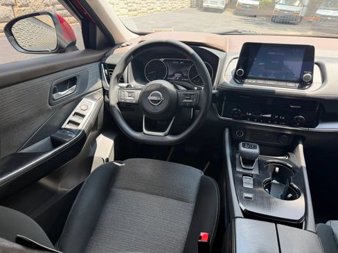 Used 2022 Nissan Rogue SV FWD image 14