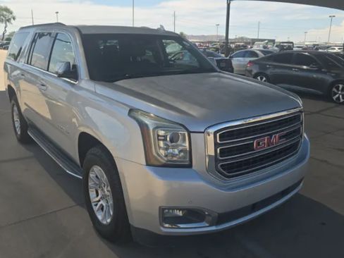 Used 2016 GMC Yukon XL SLT AWD/4WD image 1