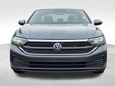 Used 2024 Volkswagen Jetta SE FWD image 4