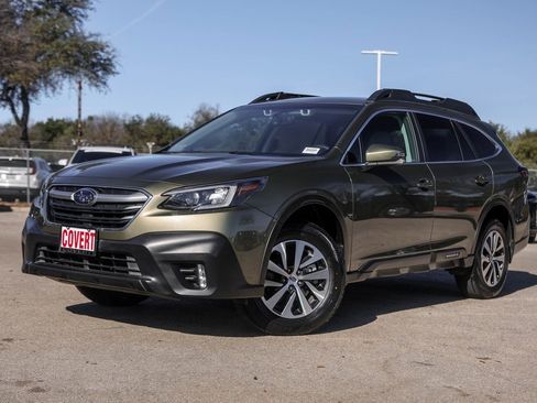Used 2021 Subaru Outback Premium image 2