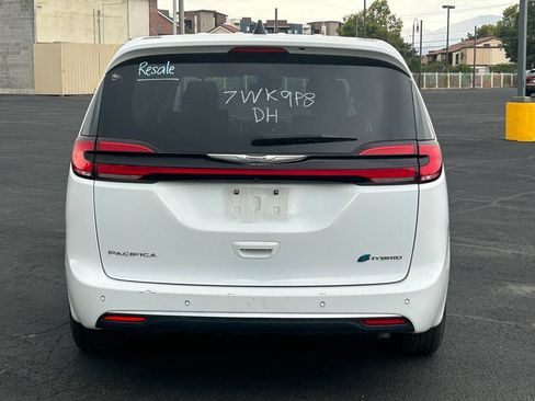 Used 2024 Chrysler Pacifica Limited FWD image 4