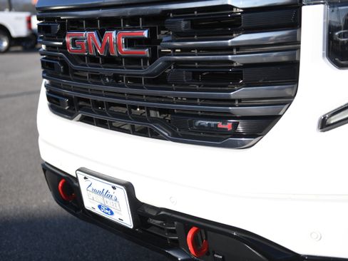 Used 2024 GMC Sierra 1500 AT4 w/ Technology Package image 6