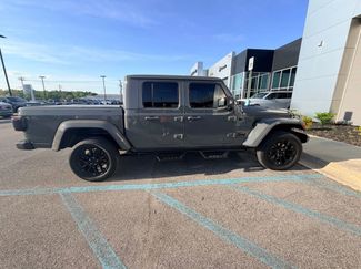 Used 2022 Jeep Gladiator Overland video 2