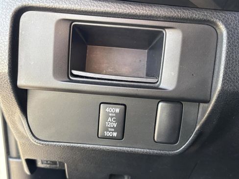 Used 2017 Toyota Tacoma TRD Off-Road image 33