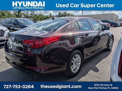 Used 2011 Kia Optima LX w/ Convenience Pkg FWD image 2