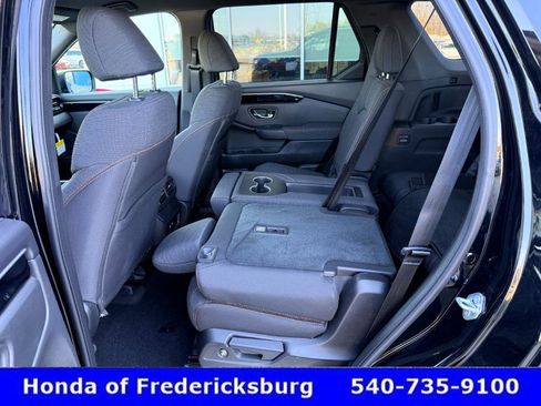 Certified 2025 Honda Pilot Sport image 27
