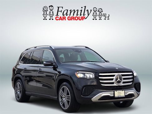 Used 2025 Mercedes-Benz GLS 450 4MATIC image 2
