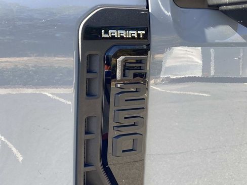 New 2026 Ford F250 Lariat w/ Black Appearance Package AWD/4WD image 9