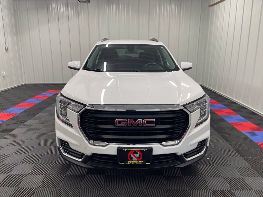 Used 2022 GMC Terrain SLE w/ Driver Convenience Package AWD/4WD image 9