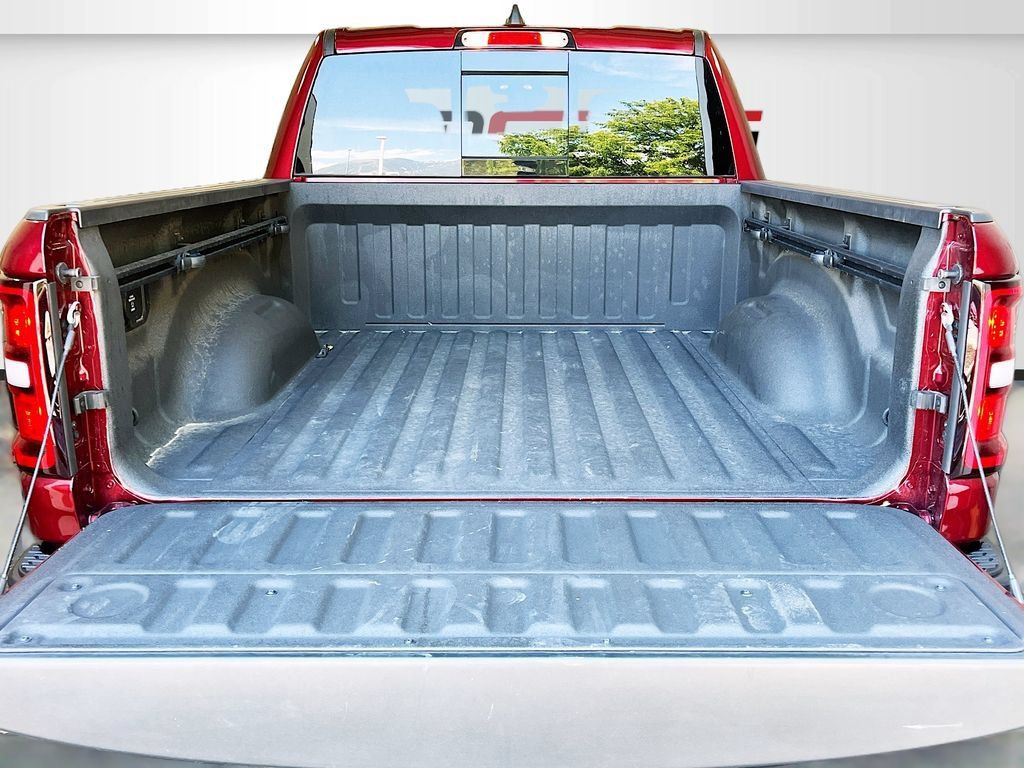 Used 2025 RAM 1500 Warlock AWD/4WD image 24